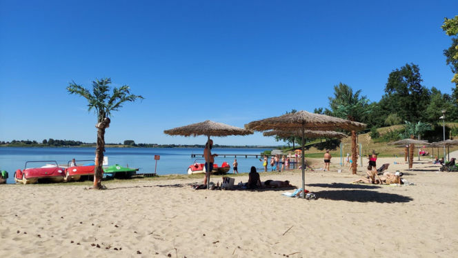Słynie ze świeżej ryby i piaszczystego brzegu. Niewielki zalew niedaleko Zamościa zachwyca klimatem