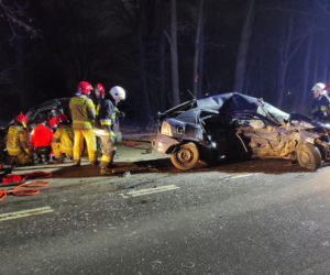 Koszmarny wypadek w Jeziórkach. Auto Huberta zmiażdżone! Syn nauczycielki nie żyje