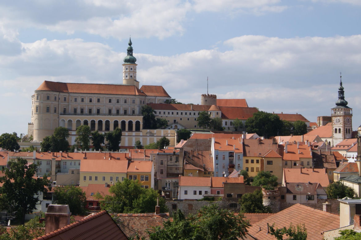 Mikulov - perła Moraw Południowych, którą odwiedził król Polski i Napoleon. Jesień to idealny moment, aby zwiedzić to miasto