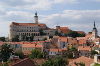 Mikulov - perła Moraw Południowych, którą odwiedził król Polski i Napoleon. Jesień to idealny moment, aby zwiedzić to miasto