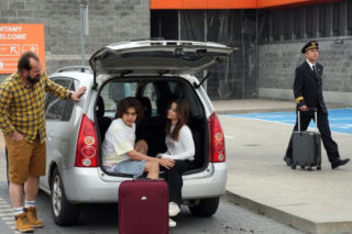 Barwy szczęścia, odc. 3296. Ewa (Gabriela Ziembicka), Borys (Jakub Wieczorek), Romeo (Jacek Tyszkiewicz)