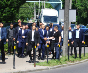 Nawrocki na procesji z rodziną