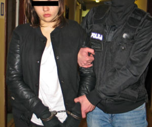 MORDOWALI RODZICÓW NA ZMIANE