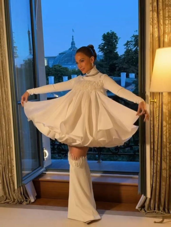 Jennifer Lopez w sukni Stephane'a Rollanda