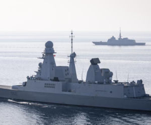 Francuska tarcza nad Bałtykiem. Fregata „Chevalier Paul” w Gdyni, „Charles de Gaulle” w Malmö i rosyjskie testy odporności