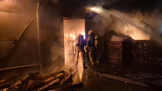 Kilkanaście godzin walki z wielkim pożarem w Rawiczu. Milionowe straty