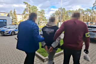 Atak na kierowniczkę pociągu. 24-latek ze szklaną butelką groził jej śmiercią