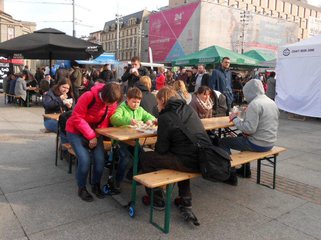 Food Trucki opanowały katowicki rynek.
