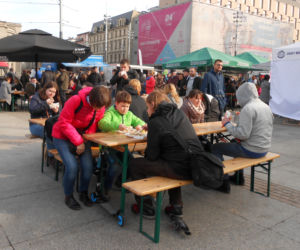 Food Trucki opanowały katowicki rynek.
