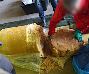 Gigantyczny przemyt z Ekwadoru. Kokainę ukryli w pulpie ananasowej 