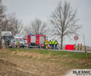 Straszny wypadek pod Wrocławiem. Młody kierowca nie żyje, 20-latka w stanie krytycznym