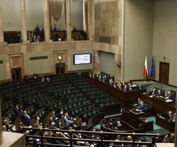 Najnowszy sondaż wyborczy. KO z coraz większą przewagą