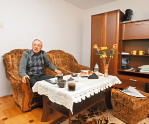Bezdomny bogacz kupił mieszkanie