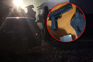 Pokłócili się na drodze. Nagle jeden z kierowców wyciągnął broń