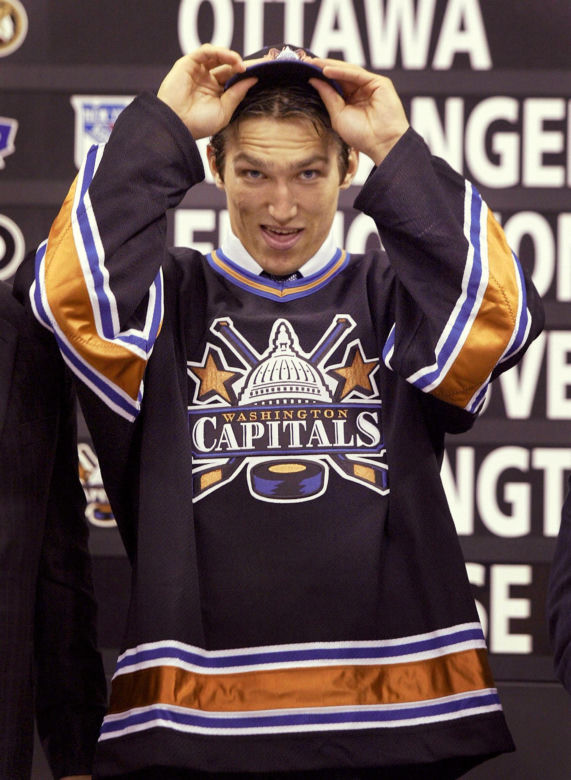 Alexander Ovechkin został najlepszym strzelcem w historii NHL. Potrzebujemy galerię zdjęć z celebracji, która miała miejsce w USA