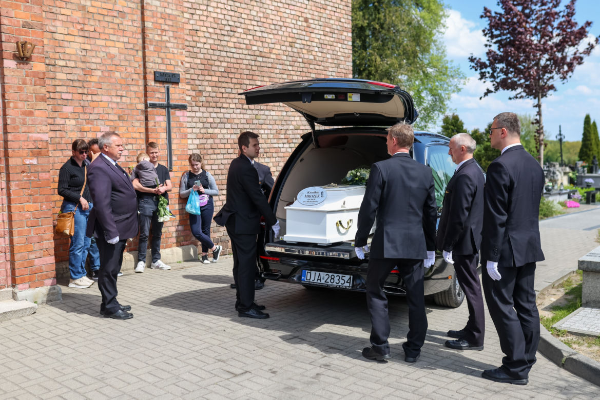 Pogrzeb Kamilka z Częstochowy na cmentarzu Kule