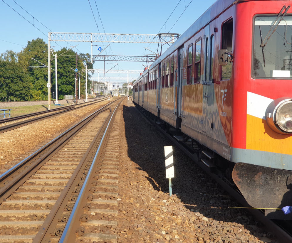 Olsztyn. Dramatyczny wypadek. Kilkunastoletni chłopak wpadł pod pociąg 