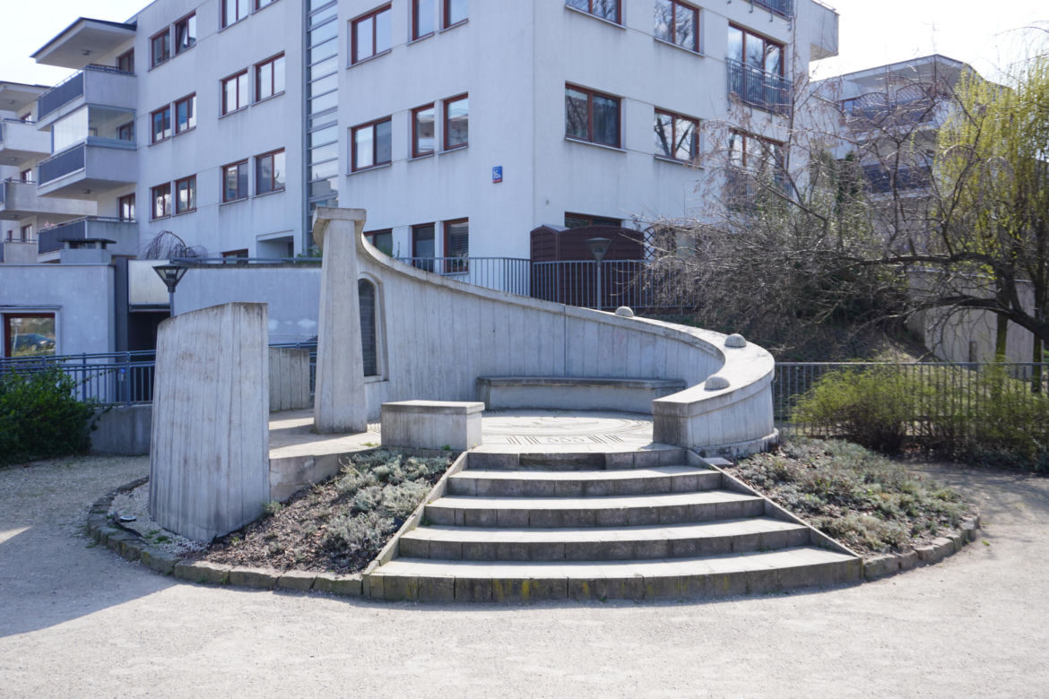 Kontrowersyjny pomnik na Bródnie
