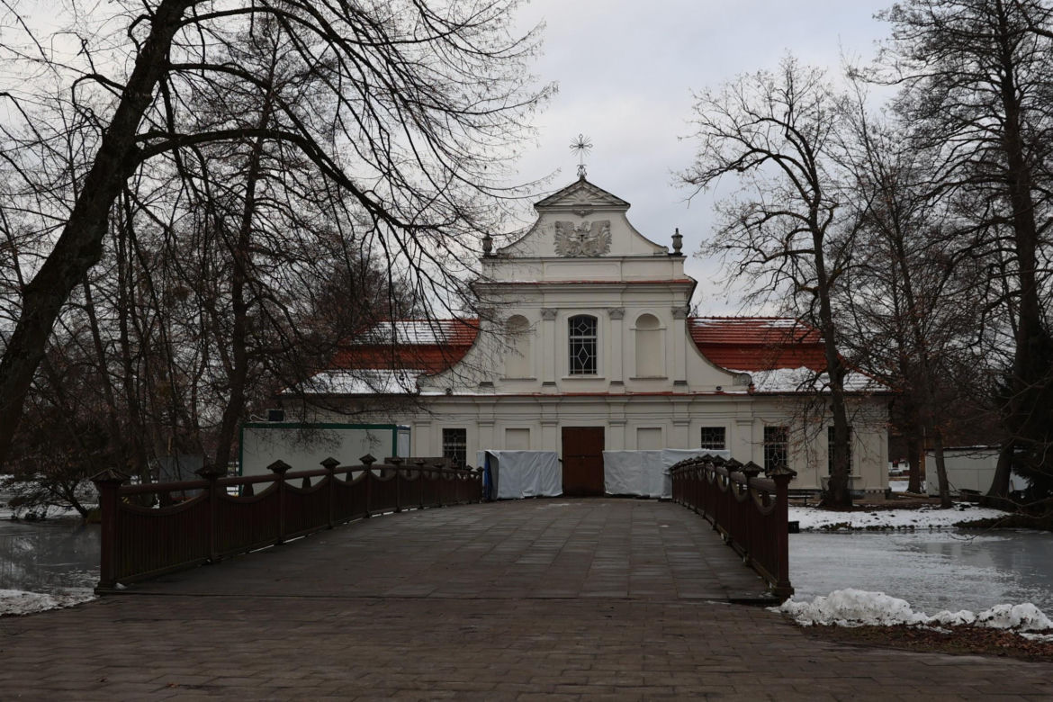 Zwierzyniec – Roztocze i kościół na wodzie