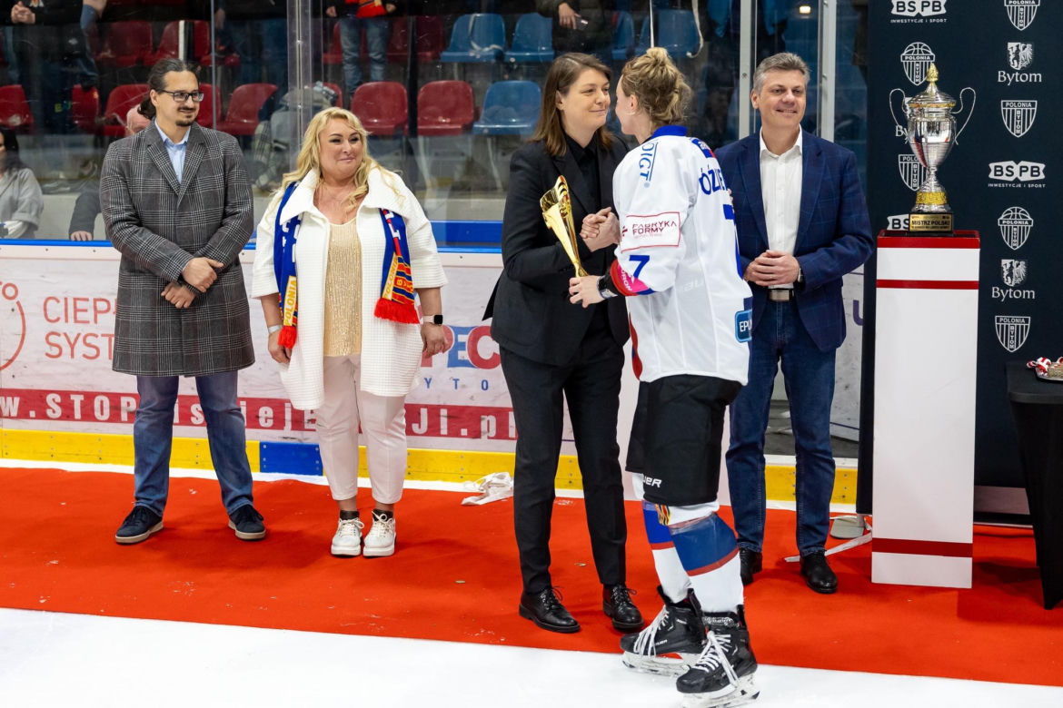 Hokeistki Polonii Bytom pokonały Kojotki Naprzód Janów Katowice ZDJĘCIA