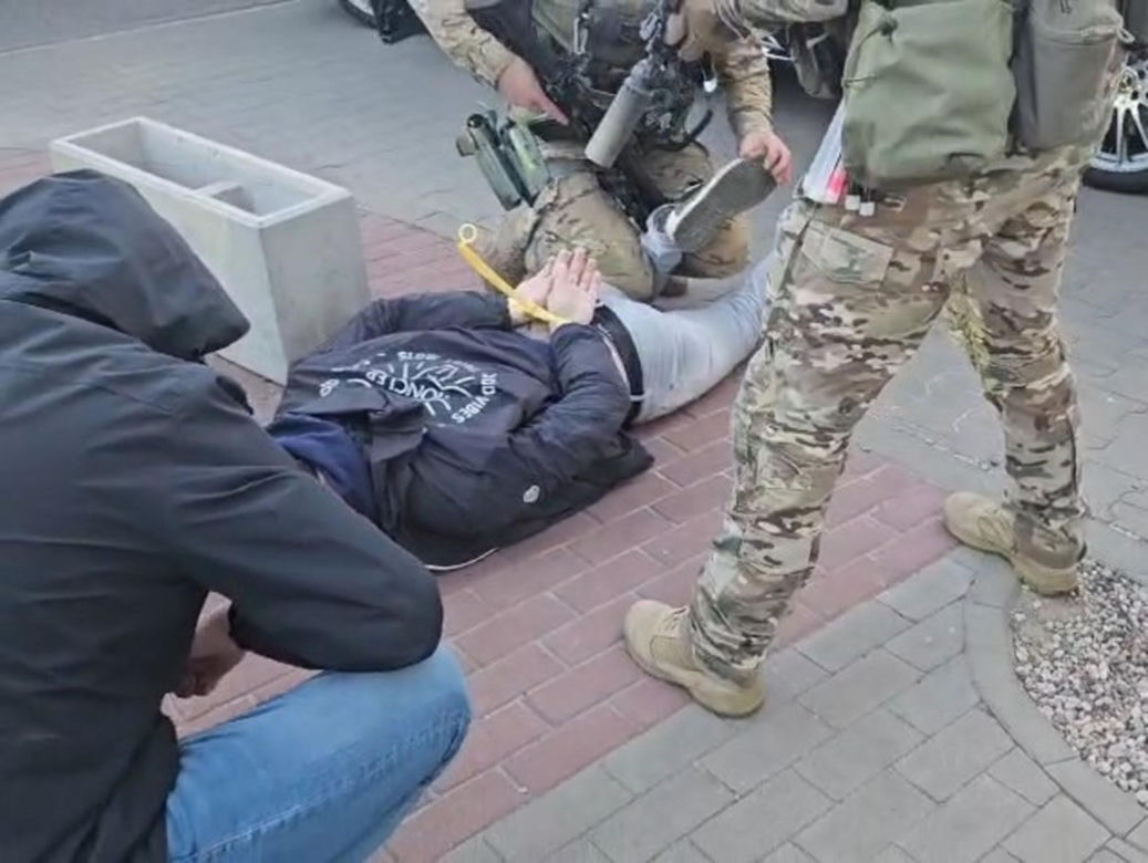 Wpuścili na rynek 7 ton narkotyków. Trzy areszty za przemyt gigantycznej ilości kokainy i ketaminy