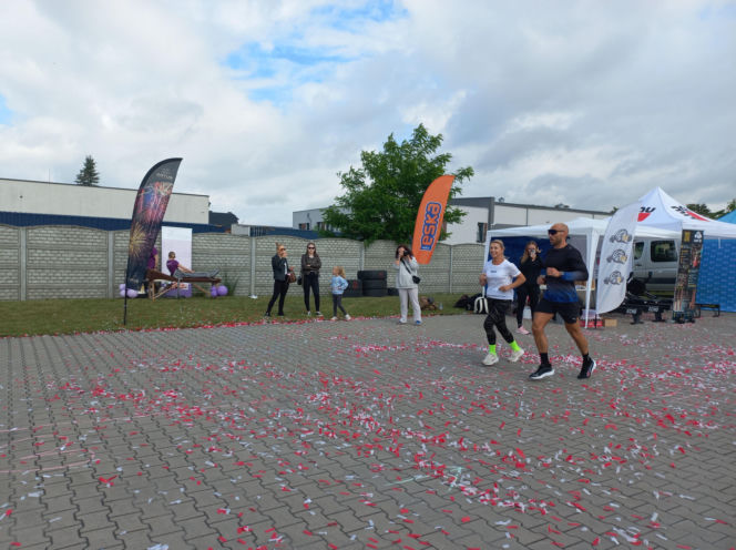 Trwa Ultramaraton Wsparcia i piknik rodzinny w Lesznie