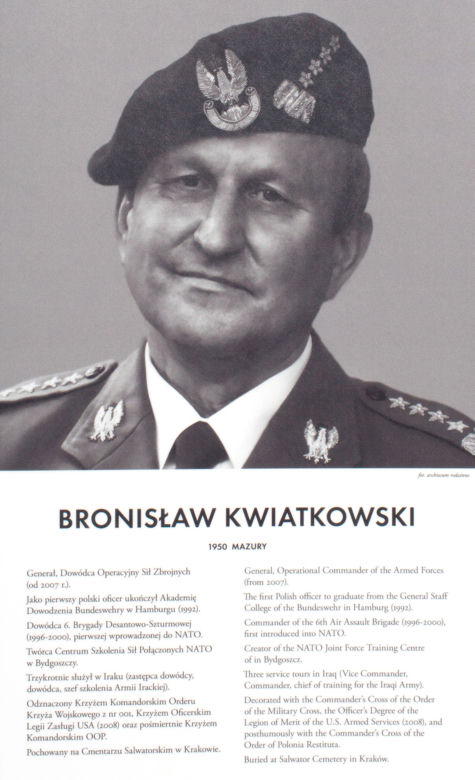 gen. broni Bronisław Kwiatkowski – Dowódca Operacyjny Sił Zbrojnych RP