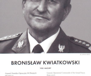 gen. broni Bronisław Kwiatkowski – Dowódca Operacyjny Sił Zbrojnych RP