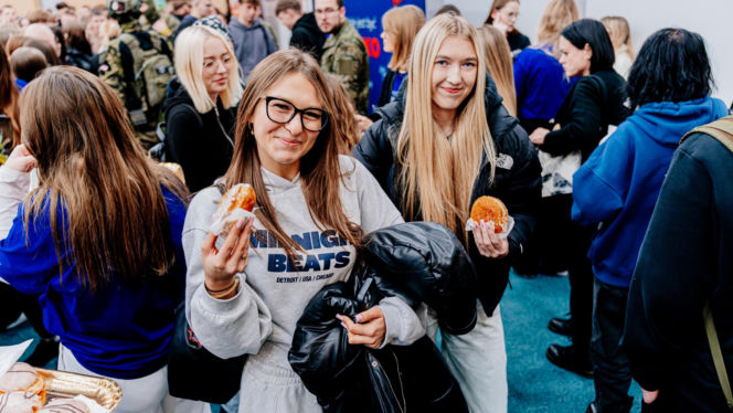 Tłumy młodych ludzi na kampusie. Dzień Otwarty 2025 na Uniwersytecie w Siedlcach za nami