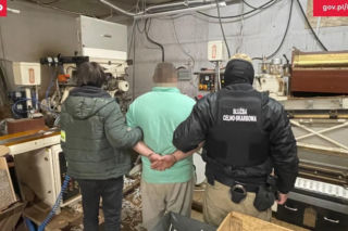 Celnicy zlikwidowali nielegalną fabrykę papierosów. Przejęli towar warty ponad 10 milionów