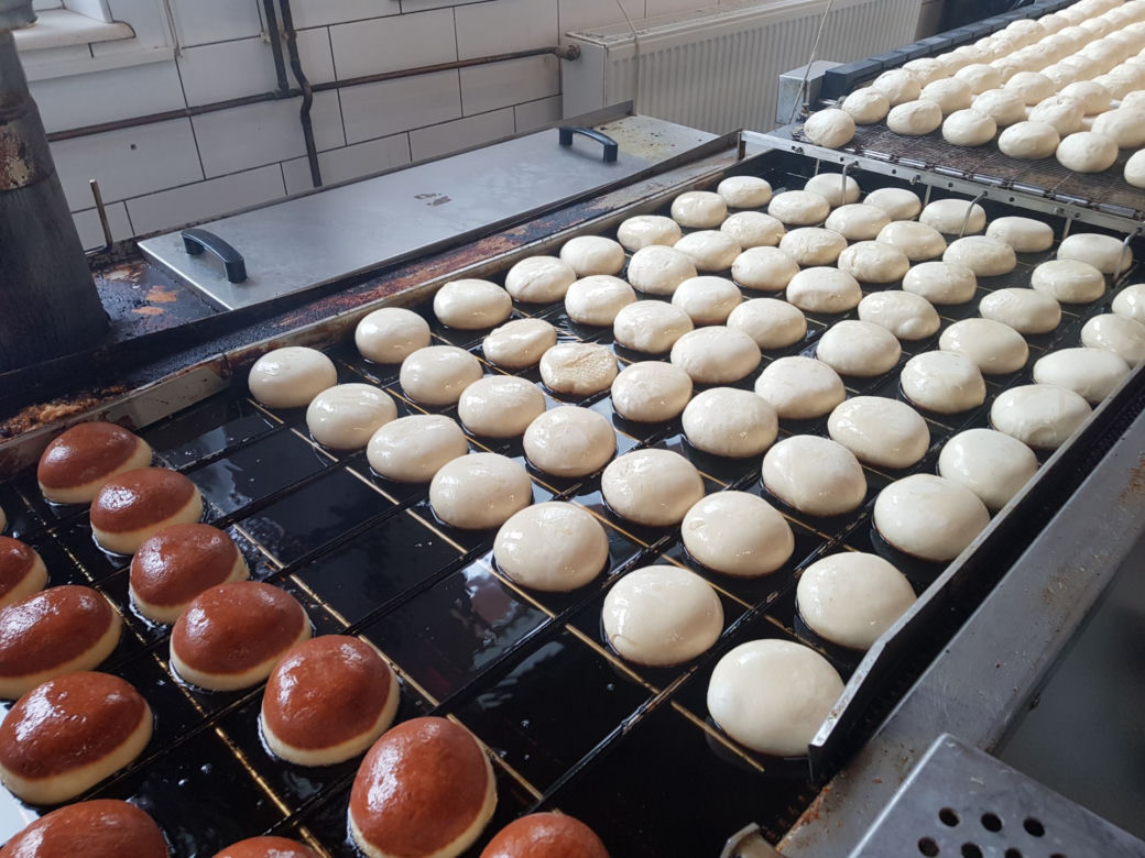 Tłusty czwartek w Olsztynie – Jak powstają pyszne pączki?