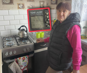 Dramat pani Basi. W mieszkaniu ma prawie 15 stopni, ogrzewa się kuchenką gazową! „Jak ja przeżyję zimę?”