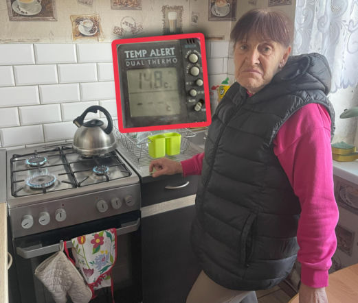 Dramat pani Basi. W mieszkaniu ma prawie 15 stopni, ogrzewa się kuchenką gazową! „Jak ja przeżyję zimę?”