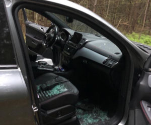 Policjanci odzyskali kilka kradzionych aut, w tym imponującego Mercedesa