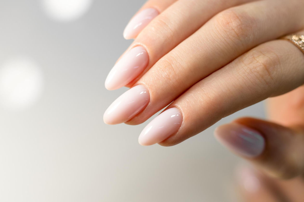 Manicure na wiosnę 2024