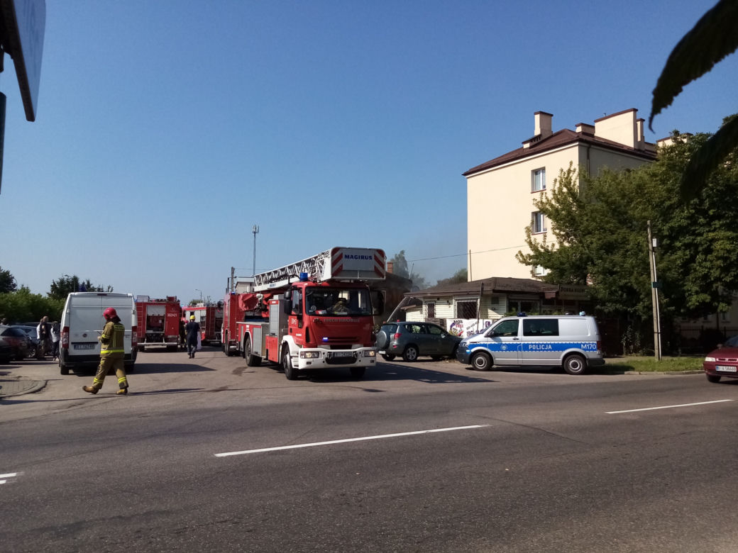 Białystok. Pożar przy dworcu PKP. Na miejscu kilka jednostek straży pożarnej [ZDJĘCIA]