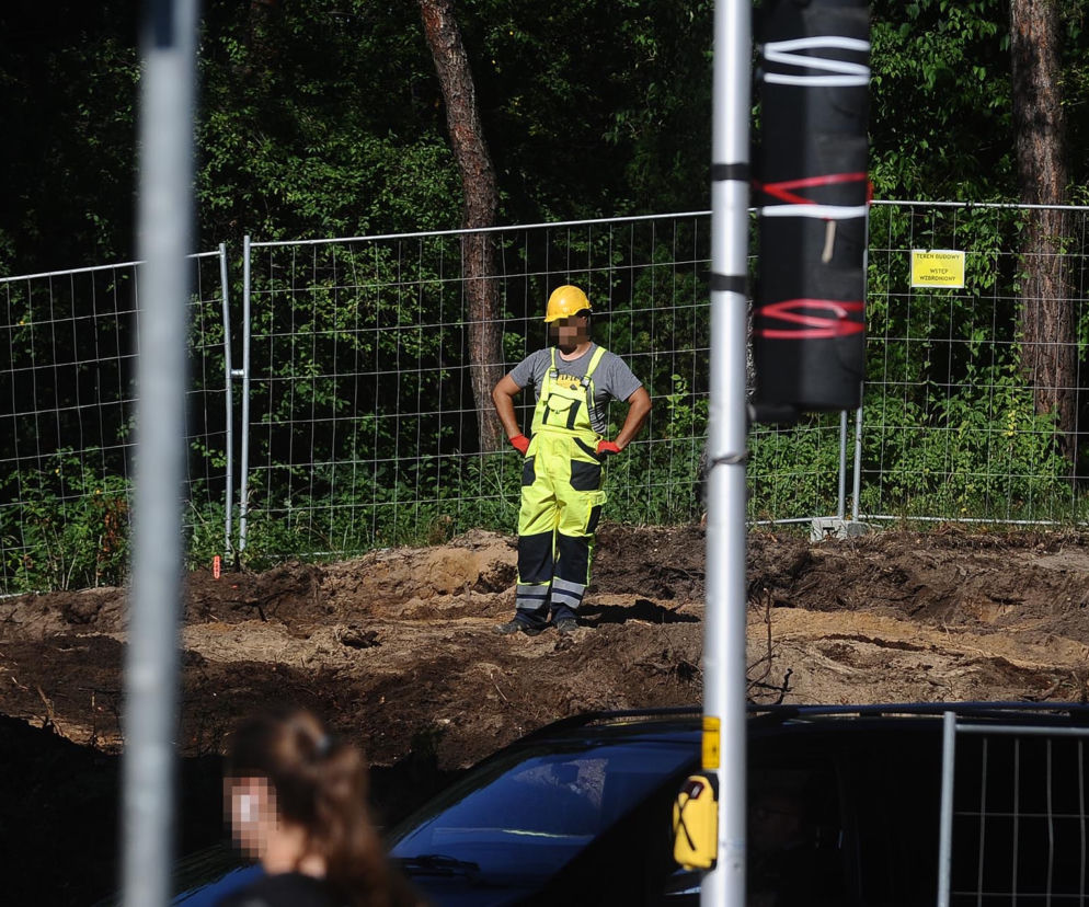 Kierowcy wściekli w korku a na budowie pusto