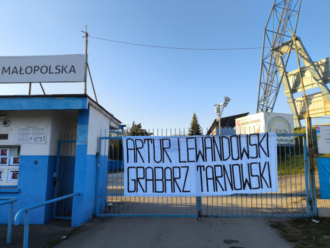 Smutny dzień dla tarnowskiego żużla. Kibice żegnają Unię Tarnów