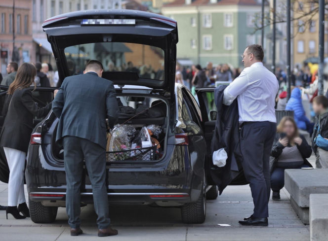 Minister rolnictwa Stefan Krajewski na jarmarku wielkanocnym