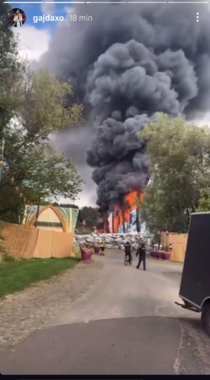 Wielki pożar na scenie głównej popularnego festiwalu. Trwa akcja gaśnicza [ZDJĘCIA]