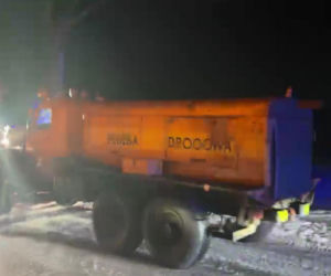 Kolejny atak zimy w Polsce na początku 2026 r. Intensywne opady śniegu na Warmii i Mazurach [ZDJĘCIA].