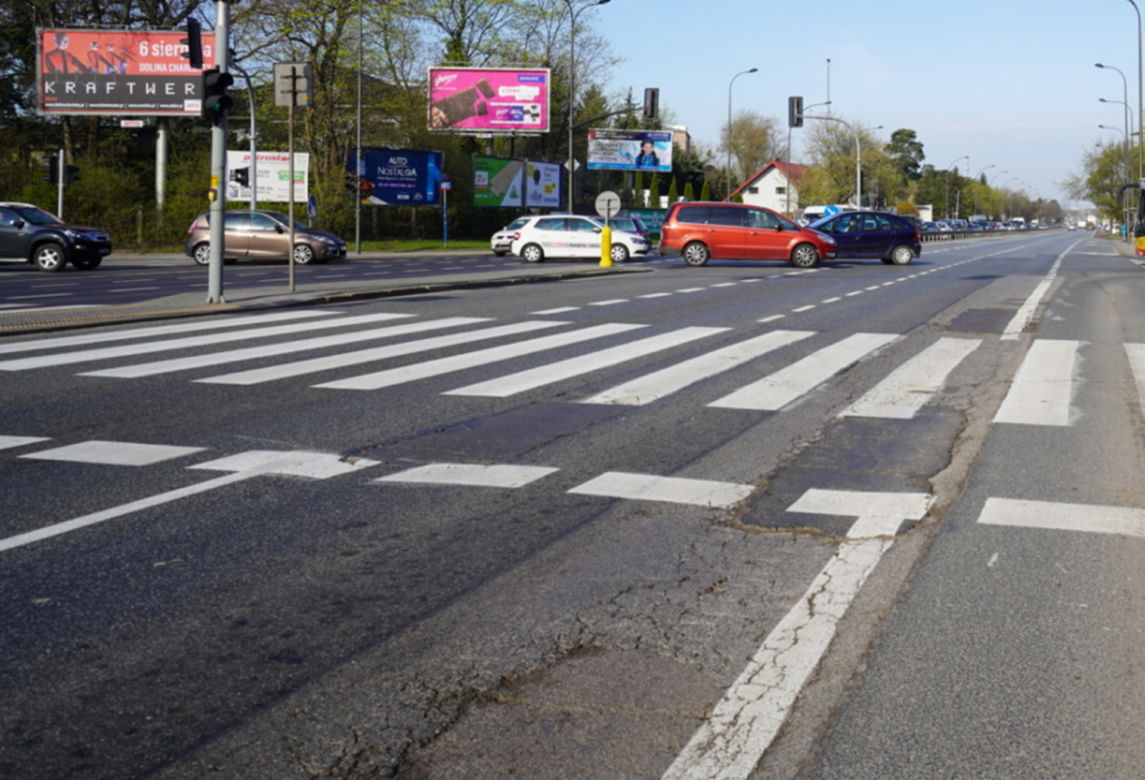 Drogowcy wyremontują dziurawy wlot do Warszawy. Do tej pory nie było na to pieniędzy 