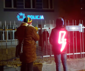 Protest pod toruńską komendą policji