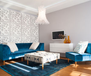 Salon w apartamencie w paryskim stylu