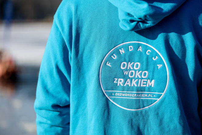 Różowe morsowanie idealne na pomaganie. Trzy Stawy opanowali amatorzy zimnych kąpieli