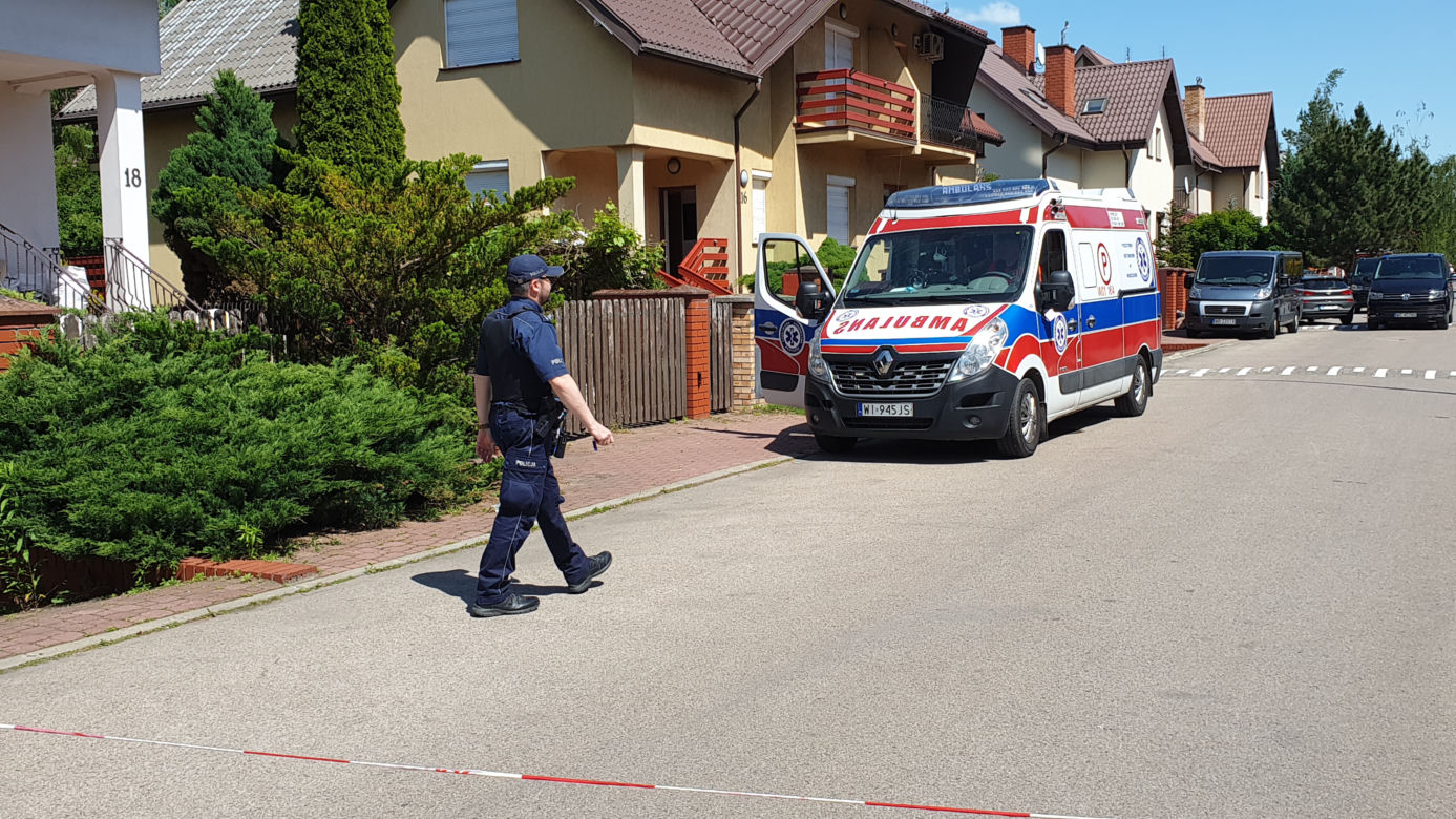 Desperat zabarykadował się w domu
