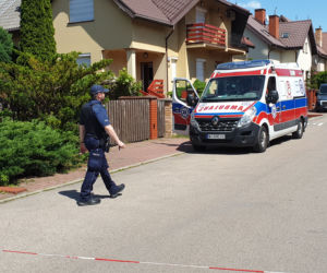 Desperat zabarykadował się w domu