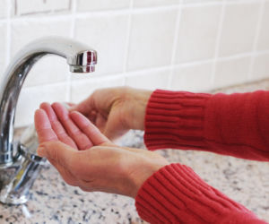 Warszawa bez wody, lepiej się przygotować. Sprawdź, kiedy i gdzie zakręcą krany