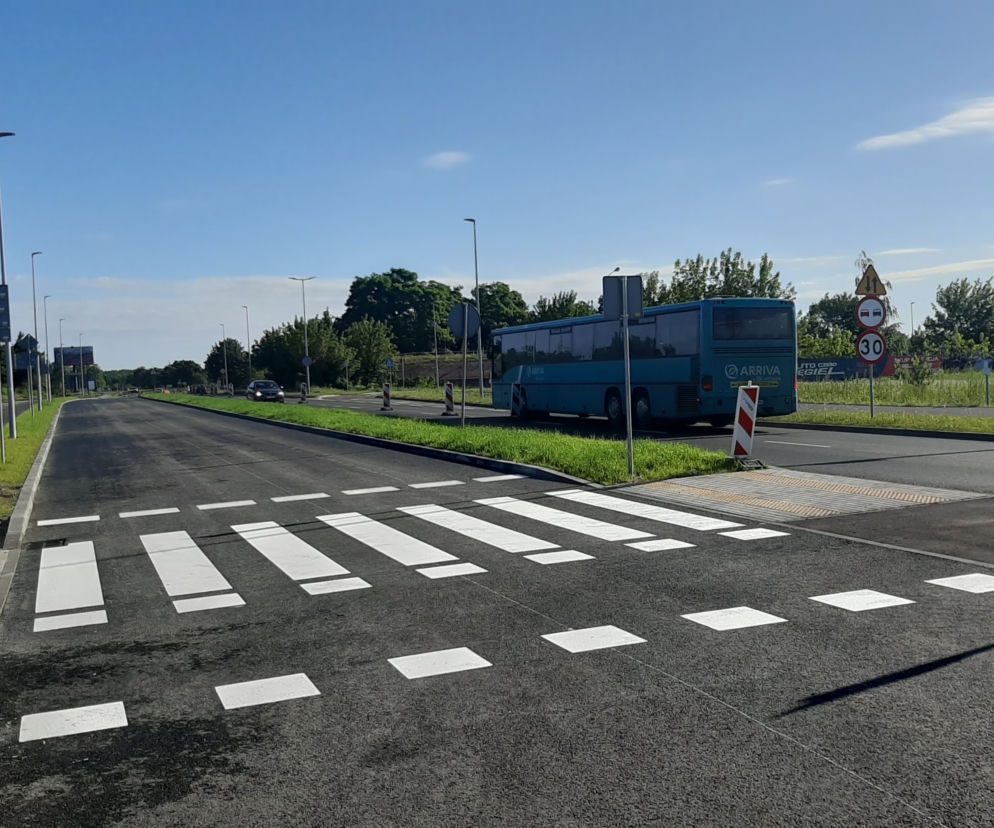 Rozbudowa ulicy Grudziądzkiej w Toruniu na finiszu. Jest bardzo ładnie i o wiele bezpieczniej