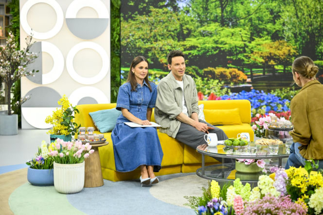 Total look rodem z lat 80. wraca do łask. Zobacz, jak noszą go Paulina Sykut-Jeżyna i Katarzyna Sokołowska